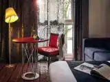 Кровать в общем номере Дуплекс с балконом