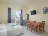 Трёхместная студия Deluxe с видом на море
