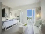Люкс Deluxe с балконом и с видом на внутреннюю территорию
