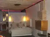Двухместный номер Стандарт c 1 комнатой с балконом и с видом на бассейн