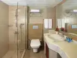 Двухместный номер Стандарт с частичным видом на море