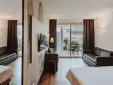 Трёхместный номер Luxury с балконом