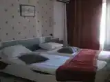 Трёхместный номер Стандарт с балконом и с видом на бассейн