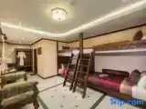 Четырёхместный семейный номер Стандарт с видом на бассейн