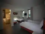 Кровать в общем номере (мужской номер)