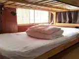 Кровать в общем номере (женский номер)