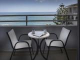 Двухместный номер Superior with side sea view