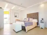 Трёхместный номер Стандарт с балконом
