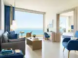 Люкс семейный Deluxe с 2 комнатами с видом на море