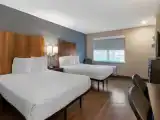 Четырёхместный люкс c 1 комнатой
