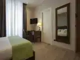 Трёхместный номер Superior с балконом