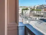 Люкс с балконом и с видом на город