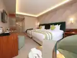 Двухместный номер Deluxe с видом на бассейн