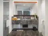 Двухместный номер Deluxe с балконом и с видом на бассейн