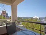 Студия с балконом и с видом на гавань
