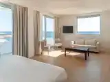 Люкс с балконом и с видом на море