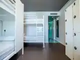 Кровать в общем номере (мужской номер)