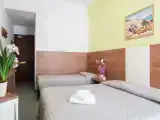 Трёхместный номер Стандарт с балконом