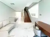 Вилла с балконом и с видом на сад