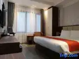 Двухместный номер Стандарт с видом на улицу