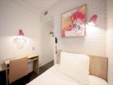 Designer's room Moderate Semi-Double