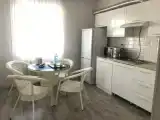 Студия с видом на сад