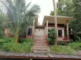 Бунгало с балконом и с видом на сад