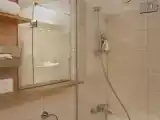 Двухместный номер Deluxe с балконом и с видом на озеро