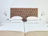 Двухместный номер Стандарт с балконом и с частичным видом на море