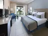 Двухместный номер семейный Deluxe с кроватью для детей с видом на сад