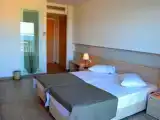 Одноместный номер Стандарт с балконом и с видом на сад