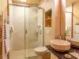 Люкс с балконом и с видом на горы