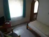 Двухместный номер Стандарт с балконом и с видом на внутренний двор