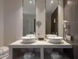 Двухместный номер Deluxe с частичным видом на море
