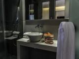 Трёхместный номер Deluxe с балконом и с видом на море