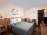 Трёхместный номер с видом на море