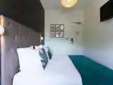 Двухместный номер с видом на канал