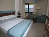 Двухместный номер Стандарт с балконом и с частичным видом на море