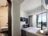 Апартаменты с балконом и с частичным видом на море