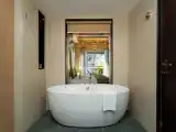 Двухместный полулюкс с видом на озеро