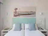Двухместный номер Стандарт с частичным видом на море