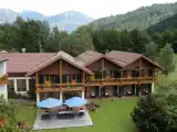Трёхместный номер Стандарт с балконом и с видом на горы