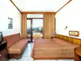 Двухместный номер с частичным видом на море