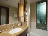 Двухместный номер Deluxe с видом на озеро