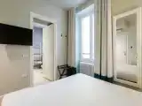 Двухместный номер Стандарт с видом на улицу