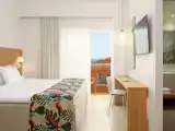 Двухместный номер Deluxe с частичным видом на море