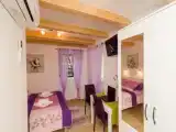 Студия с видом на город