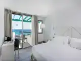 Номер Deluxe с балконом и с видом на море