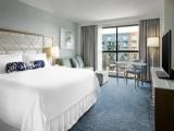 Двухместный номер Guest Deluxe с балконом и с видом на курорт