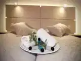 Студия с видом на город